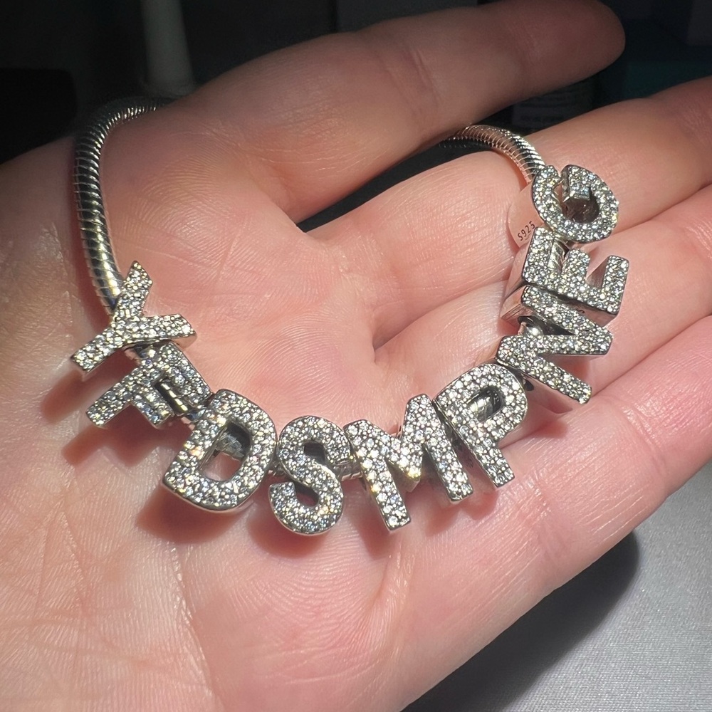 Letter F Charm - Picture 11 of 11